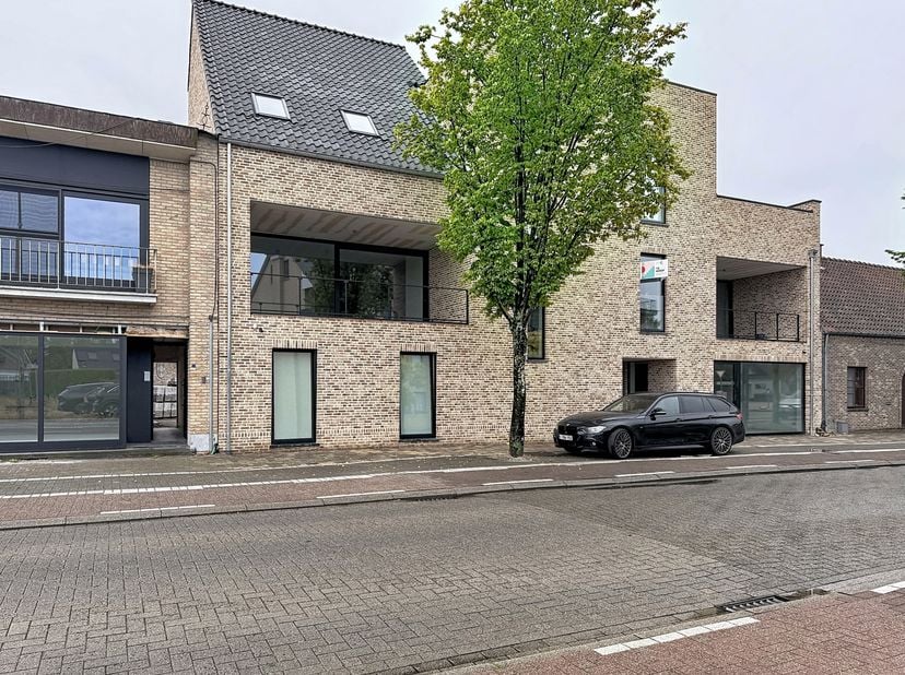 Energiezuinig nieuwbouwappartement met 2 slaapkamers en ondergrondse parking<br />
Dit energiezuinige nieuwbouwappartement bevindt zich op de eerste v