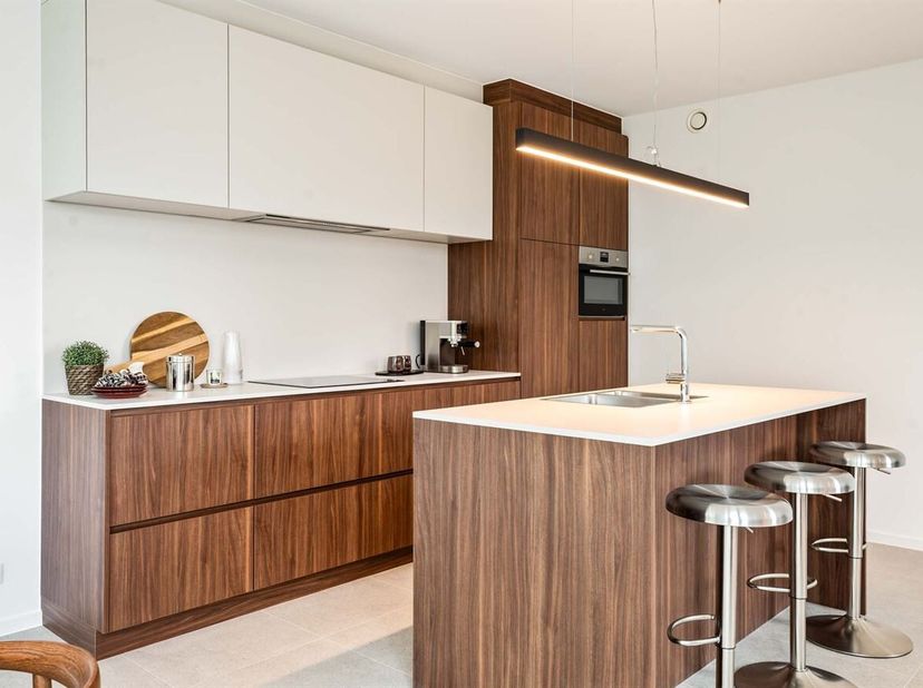 Situé dans un cadre exceptionnel sur la rive gauche, ANNA est un projet immobilier contemporain où calme, verdure et dynamisme urbain se marient à la