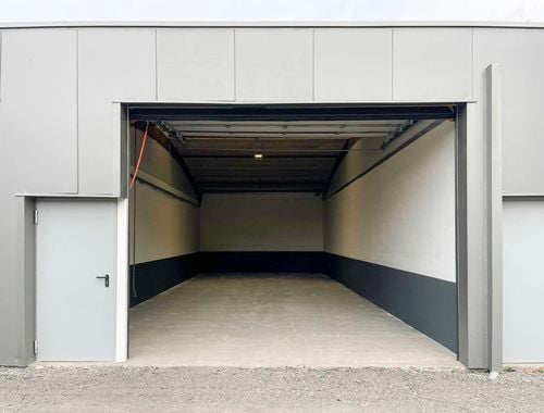                                         Bedrijfsgebouw te huur in Rumbeke, € 400
