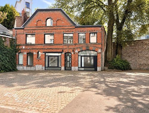                                         Kantoor te huur in Elsene, € 1.800
