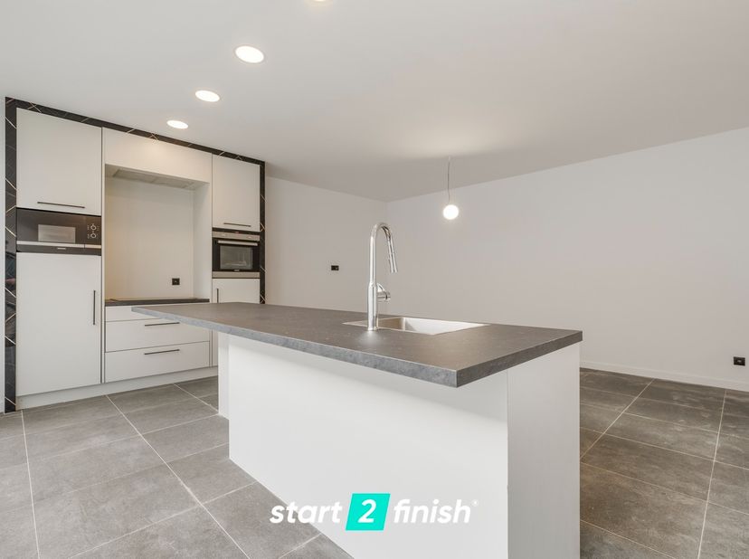 Ontdek dit volledig vernieuwde 2-slaapkamerappartement<br />
<br />
Dit instapklare appartement maakt deel uit van een kleinschalig project met slecht