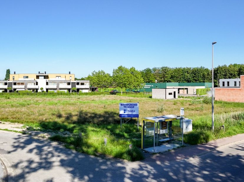 Te koop: bouwgrond voor halfopen bebouwing van 6a 89ca in de Veldstraat, Hasselt, gelegen in een rustige woonkern nabij park, openbaar vervoer en inva
