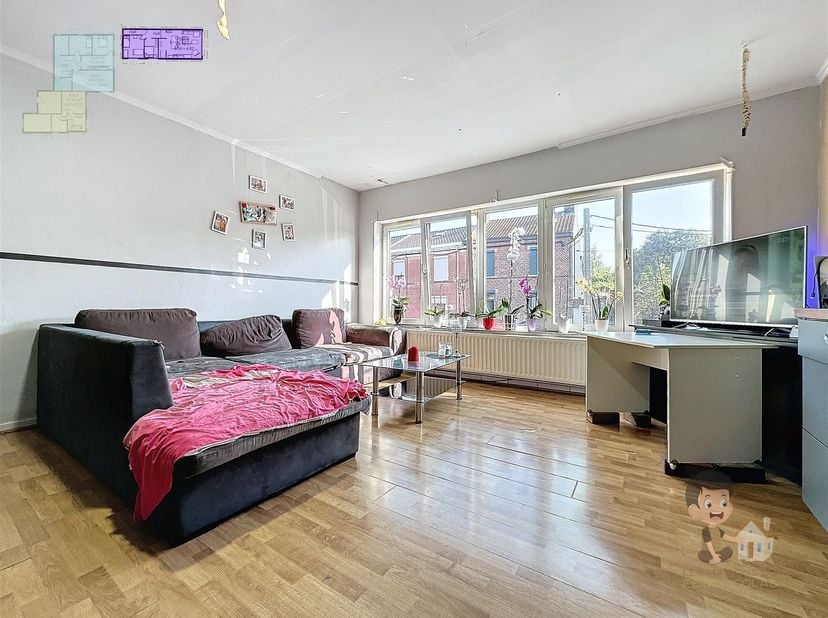 Duplex 2 chambres à vendre à Courcelles <br />
<br />
Découvrez ce spacieux duplex idéalement situé à Courcelles, à proximité immédiate des commodit