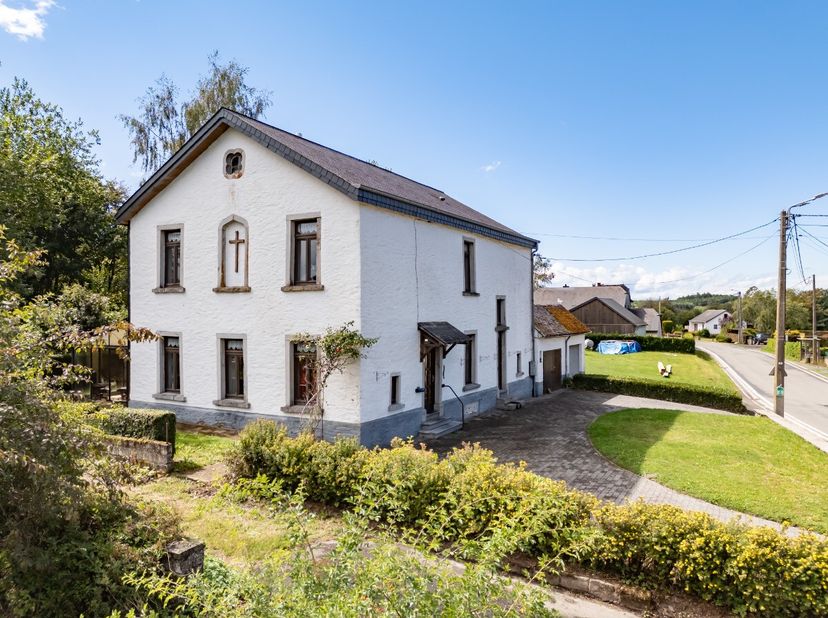 Huis te koop in rue de Liherin 1,
                    6670 Limerlé