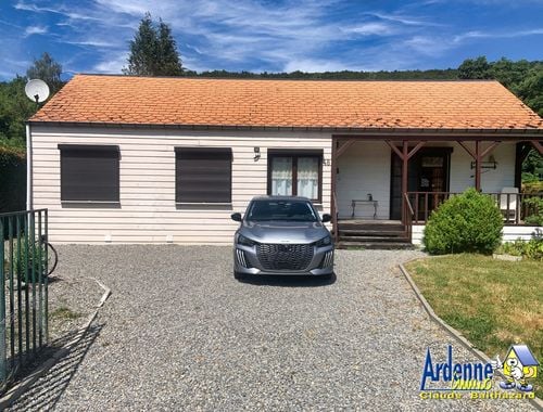                                         Chalet te koop in Amonines, € 132.000
