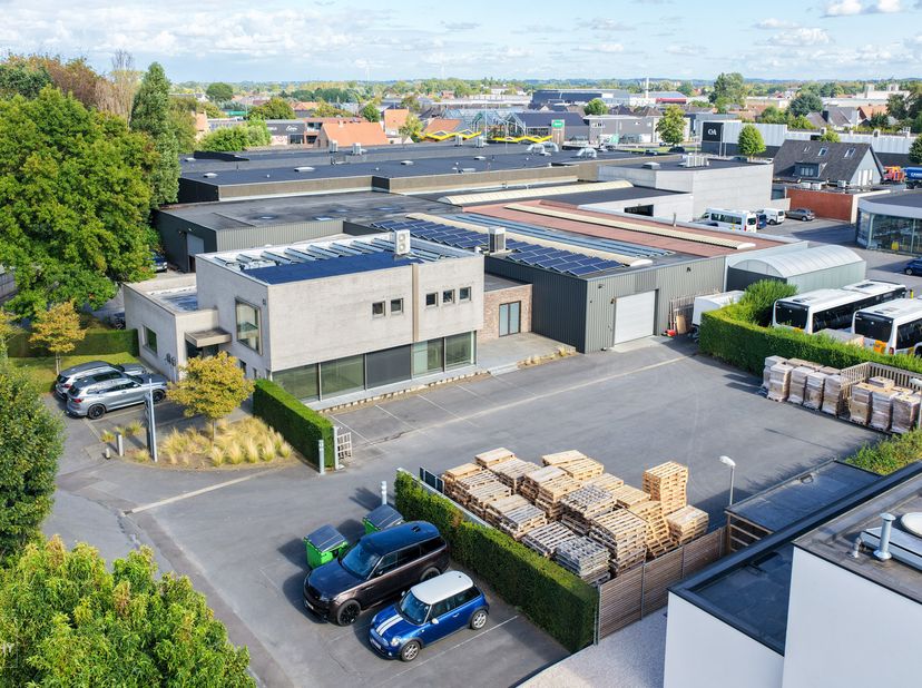 Bedrijfsvastgoed te koop in ,
                    8790 Waregem