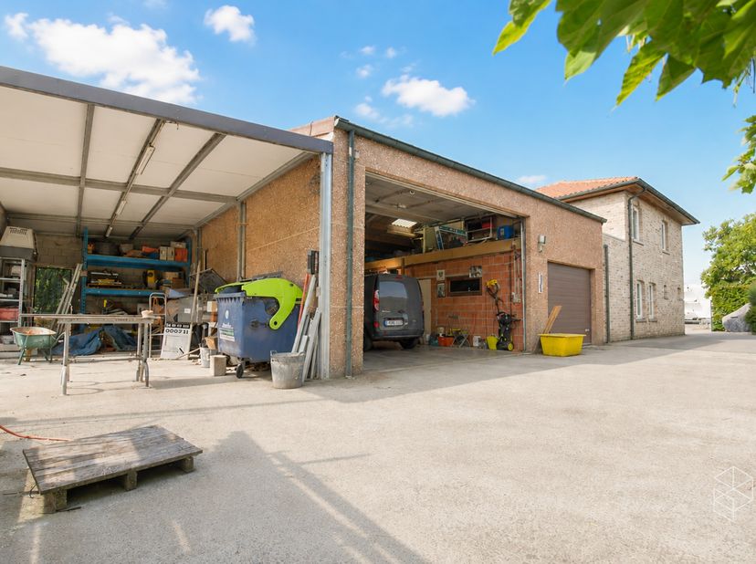 Huis te koop in Industriestraat 41,
                    8755 Ruiselede