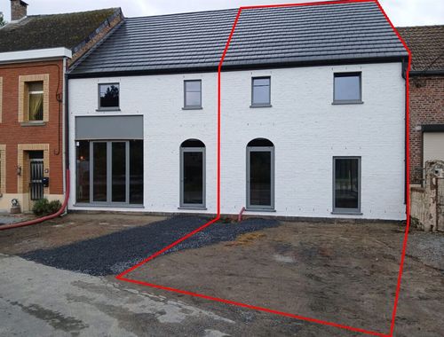                                         Eengezinswoning te koop in Saint-Symphorien, € 349.000
