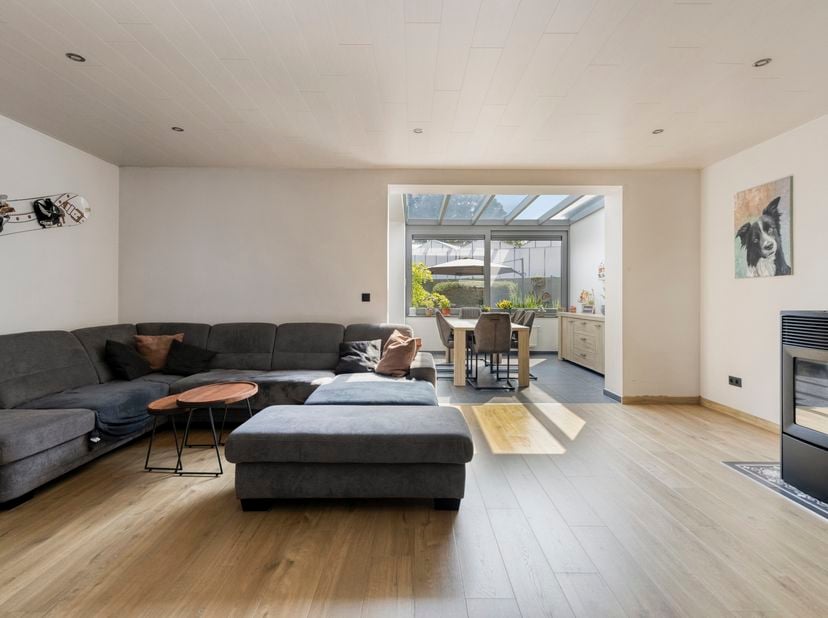 - Bezoeken enkel op afspraak - info@immolierman.be - 053 89 99 66 <br />
Bent u op zoek naar een volledig instapklare woning op wandelafstand van de g