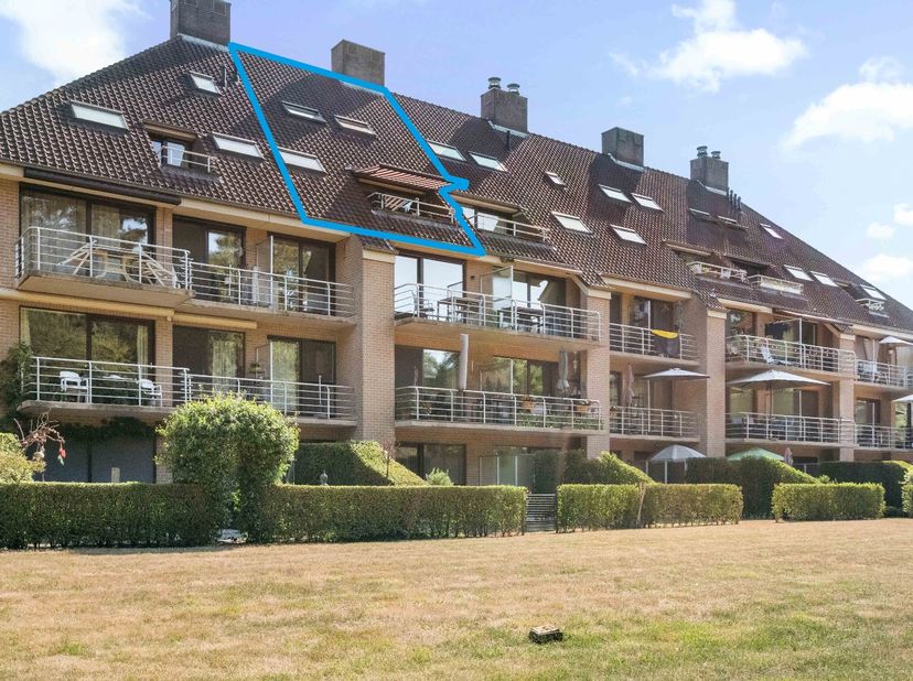SINT-MICHIELS - PRIX DE DÉPART - SUPERBE APPARTEMENT DUPLEX (3e et 4e étage, label énergétique B) avec 2 TERRASSES. Ensemble harmonieux comprenant un