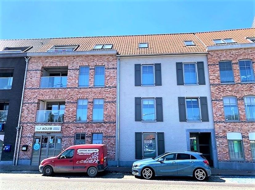Appartement te huur in Lokerenbaan 31 bus W8,
                    9240 Zele