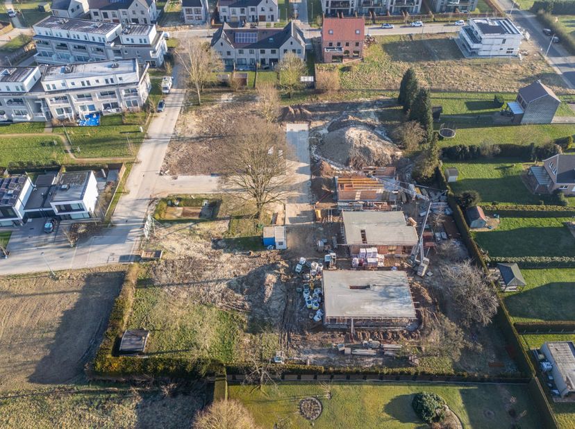 Deze bouwgronden voor open bebouwing in Dilbeek bieden een unieke kans om jouw droomwoning te realiseren in een rustige, groene omgeving vlak bij Brus