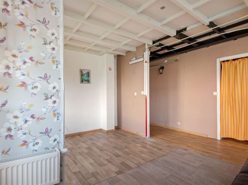 Top gelegen handelsgelijkvloers in het centrum van Turnhout<br />
Locatie:<br />
Het handelspand is top gelegen in het centrum van Turnhout. Een zeer
