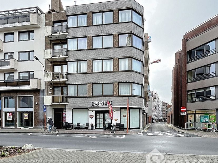Opbrengsteigendom/appartementsgebouw in centrum Roeselare<br />
<br />
In het hart van Roeselare, op slechts 100 meter van de Grote Markt, bevindt z