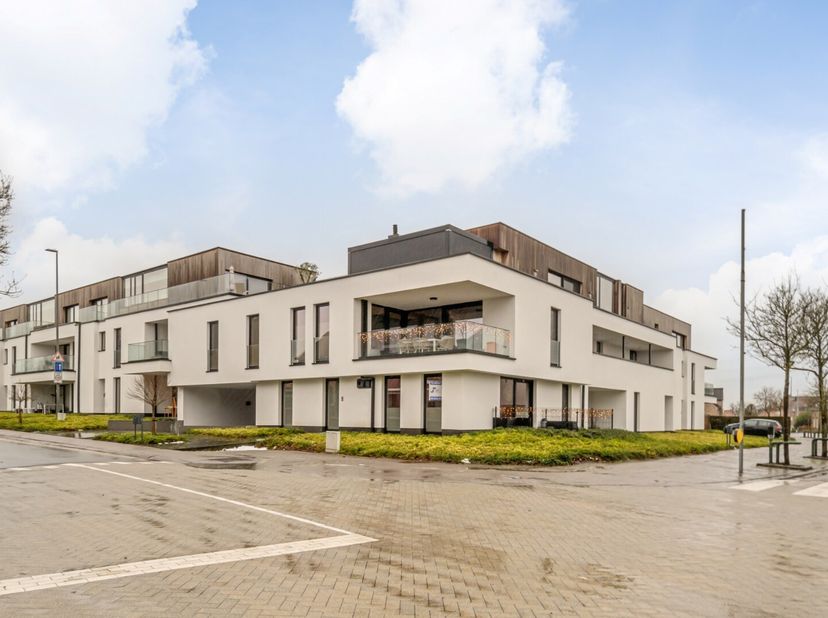 Dit recent, gelijkvloers appartement is gebouwd in 2023 op een rustige locatie te Gerdingen met een vlotte verbinding naar het centrum van Bree!<br />