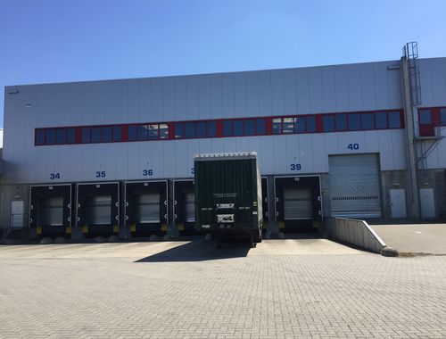                                         Entrepôt à louer à Genk, € 11.691
