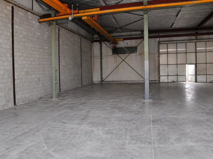 Bien professionnel à louer
                    à 3520 Zonhoven