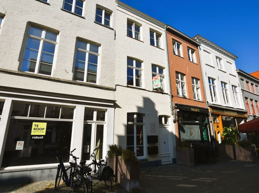Instapklaar en modern éénslaapkamerappartement op toplocatie in BruggeOp een uitstekende ligging, vlakbij het Astridpark en op wandelafstand van de Gr