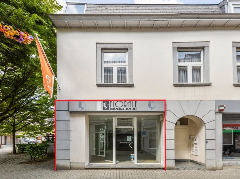 Bien professionnel à vendre à Sint-Truiderstraat 15 boîte 1,
                    3700 Tongeren