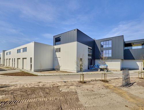                                         Bâtiment d’entreprise à vendre à Genk, € 369.000
