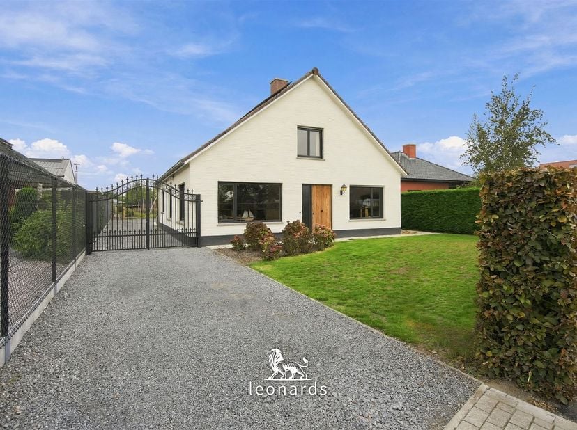 Huis te koop in Rogier de Kerchovestraat 4,
                    8720 Dentergem