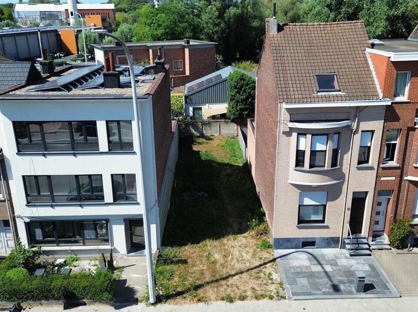 Ontdek deze bouwgrond met centrale ligging in de stadsrand van Aalst. <br />
Deze bouwgrond biedt een uitstekende kans voor wie snel en zonder onnodig