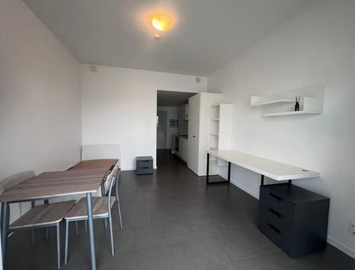                                         Studio te huur in Antwerpen, € 650
