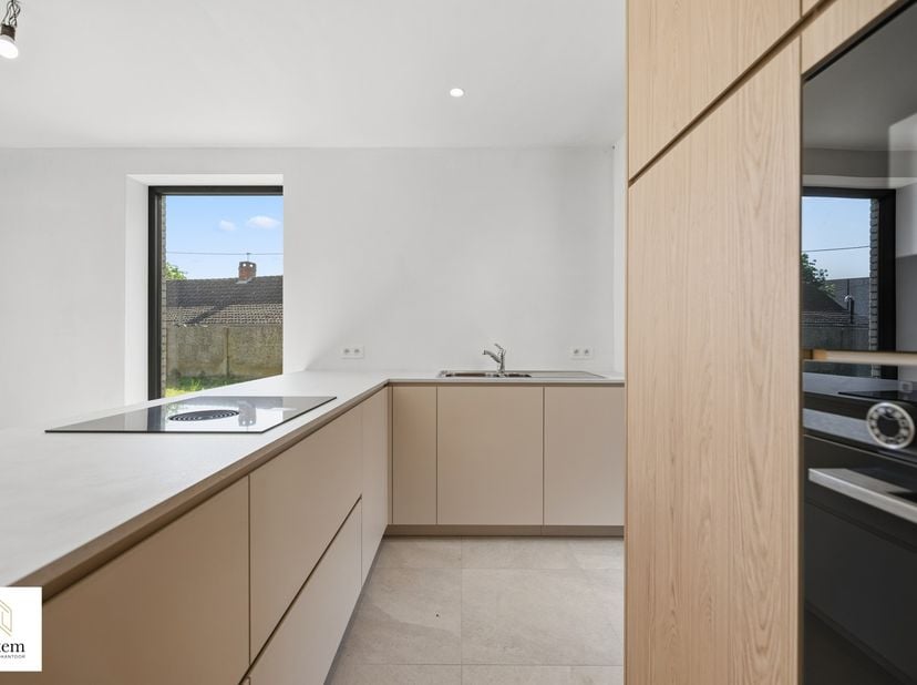 Exclusief gelijkvloers nieuwbouwappartement met uitzonderlijk ruim zonneterras<br />
<br />
Bent u op zoek naar een stijlvolle woonst waar ruimte, com