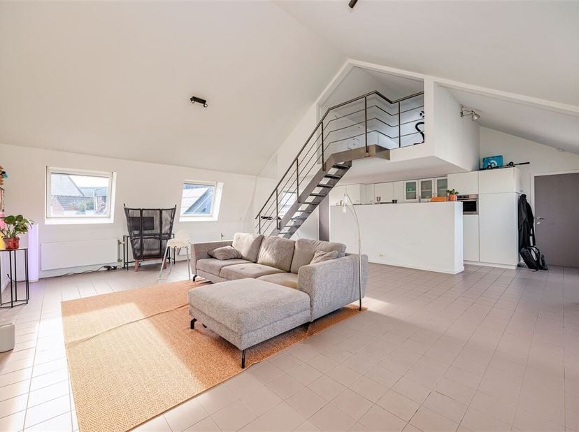 Gelegen tussen de Sint-Paulusstraat en de Lange Koepoortstraat staat dit gezellige appartement te koop in de Minderbroedersrui te Antwerpen, De liggin