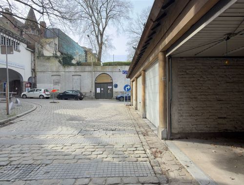                                         Garage te huur in Tournai, € 110
