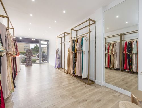                                        Rez-de-chaussée commercial à vendre à Deurne, € 115.000
