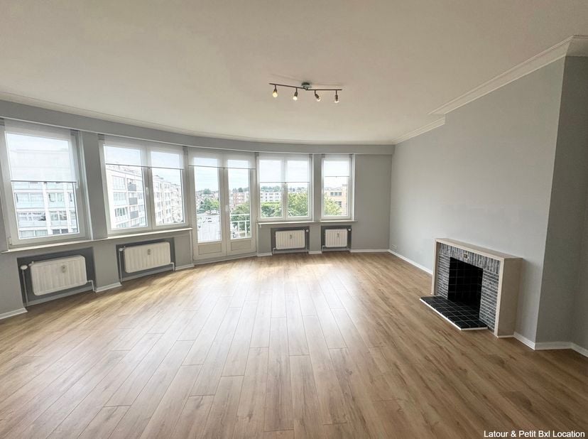 Appartement te huur in Avenue des Vaillants 1 bus 13,
                    1200 Sint-Lambrechts-Woluwe