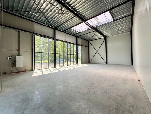                                         Commercieel Gebouw te huur in Edingen, € 1.499
