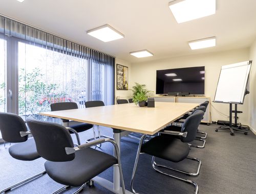                                         Immeuble de bureaux à louer à Bierges, € 500
