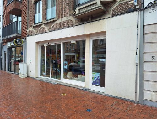                                         Bien commercial à vendre à Roeselare, € 450.000

