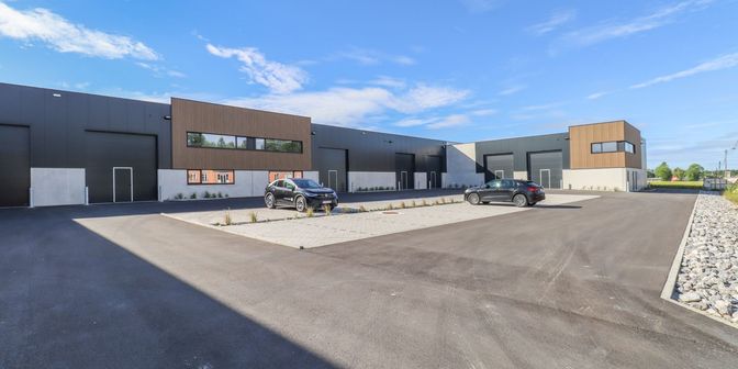 Bedrijfsvastgoed te huur in 5620 Florennes