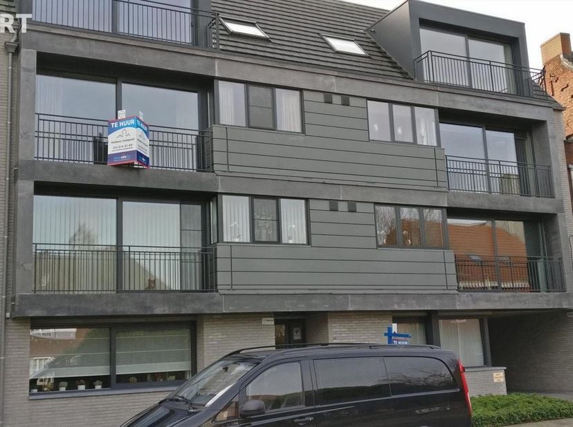 Om u kandidaat te stellen als huurder, verzoeken we via onderstaande link in te loggen, druk op de rode knop "Bezoek aanvragen" en vul uw <br />
huurp