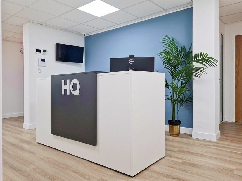 Volledig uitgerust privékantoor voor u en uw team in HQ Humaniteitslaan<br />
<br />
Dit aanbod omvat een eigen kantoorruimte met service voor 1 perso