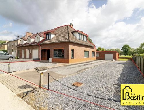                                         Maison bourgeoise à vendre à Lummen, € 258.000
