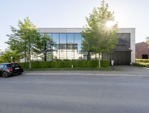                                         Bedrijfsgebouw te huur in Kortrijk, € 11.800
