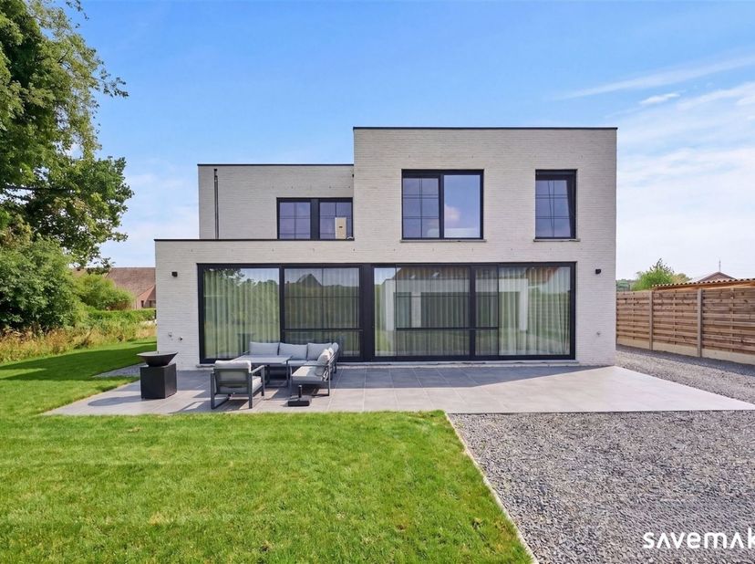 Ici, on rentre chez soi avec plaisir. Jour après jour.<br />
<br />
Cette maison écologique moderne construite en 2023 vous attend à Tessenderlo-Ham<b