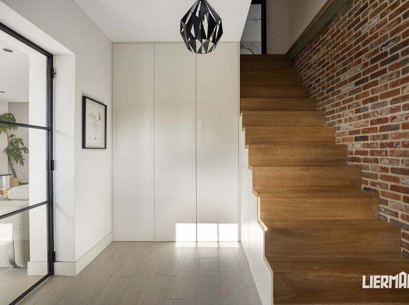 Huis te koop in Land van Aalststraat 1,
                    9310 Moorsel