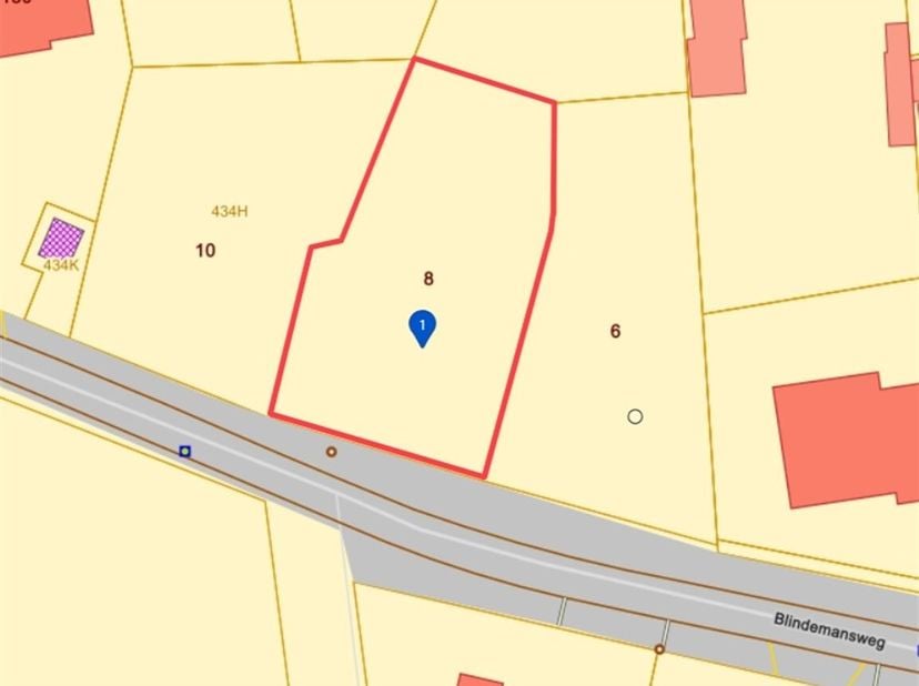Bouwgrond voor vrijstaande woning<br />
Bouwvoorschriften:<br />
Bouwdiepte ( te meten vanaf de voorbouwlijn):<br />
-op het gelijkvloers maximaal 17m
