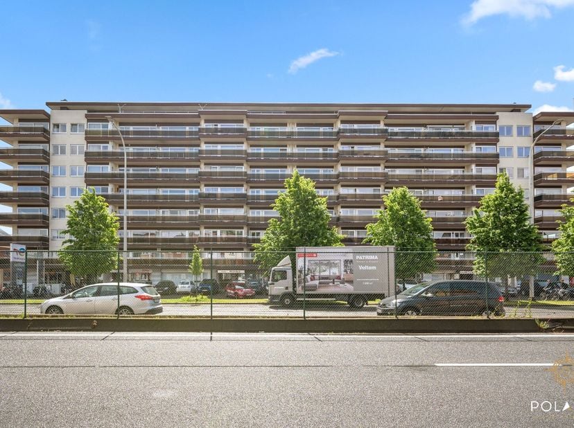 *Schrijf je in op de bezoekmomenten via www.polares.eu*<br />
In residentie Piccadilly, gelegen aan de Tervuursevest, vinden we dit verzorgd apparteme