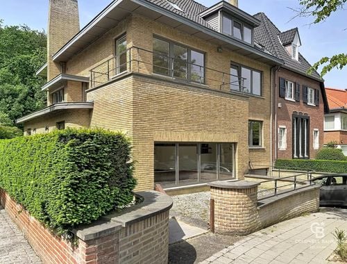                                         Maison à louer à Uccle, € 5.000
