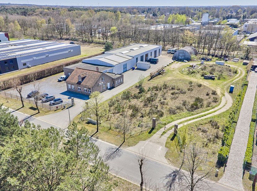 Bien professionnel à vendre à Industrieweg 2025,
                    3520 Zonhoven