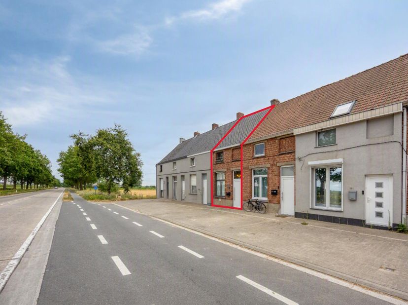 Ben je op zoek naar een deels op te frissen starterswoning in Wetteren? Zoek niet verder! Deze woning op de Zuidlaan heeft wat je zoekt. <br />
Indeli