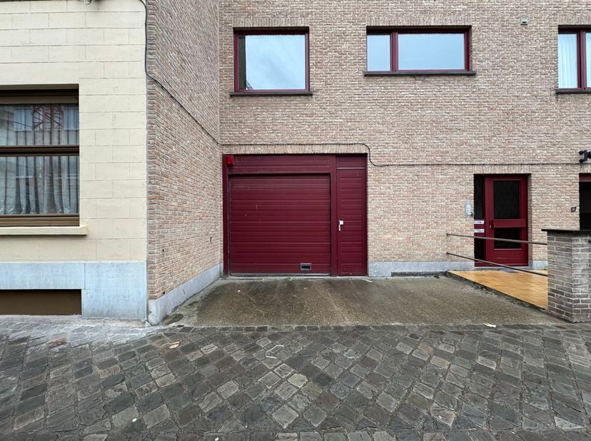 Garage te huur in Jules Peurquaetstraat 9,
                    8400 Oostende