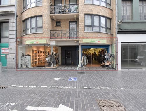                                         Handelsgelijkvloers te huur in Oostende, € 14.000
