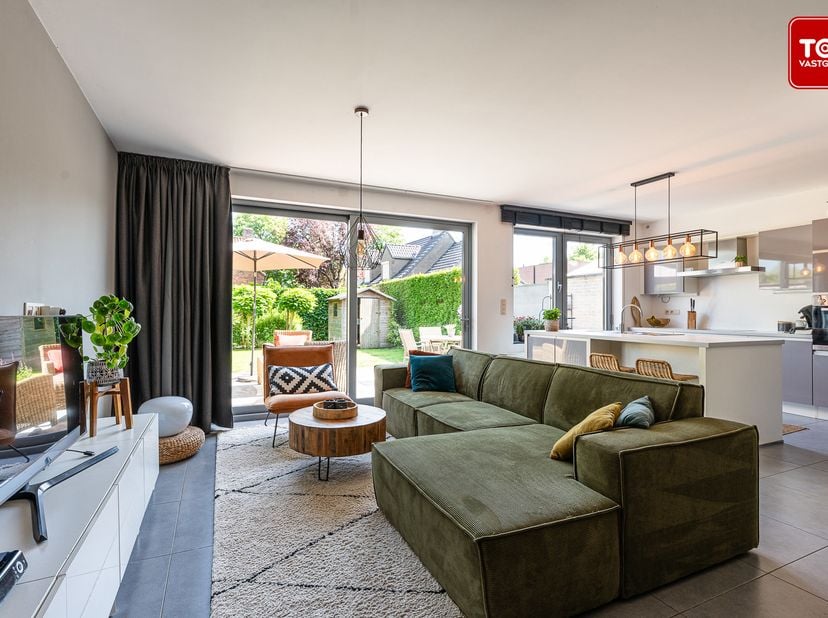 Instapklare gezinswoning in een rustige, groene verkaveling in Wondelgem — met een perceel van 206 m², een garage en een kwalitatieve afwerking die me